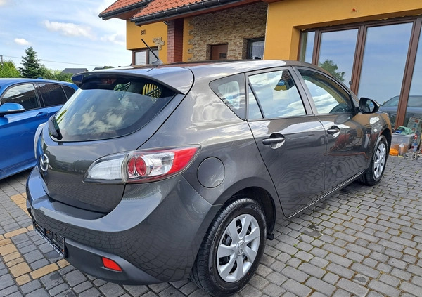 Mazda 3 cena 18300 przebieg: 144000, rok produkcji 2010 z Boguchwała małe 46